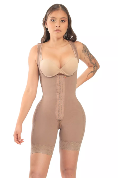 Faja Colombiana Body tipo short levanta cola con banda silicona gruesos